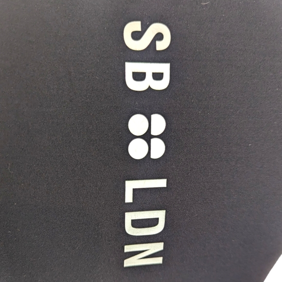 Sweaty Betty Kenza Power Crop Tank Top Womens Medium Black Workout Active - Picture 8 of 10